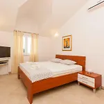 شقة In Okrug Gornji 6130 تروغير