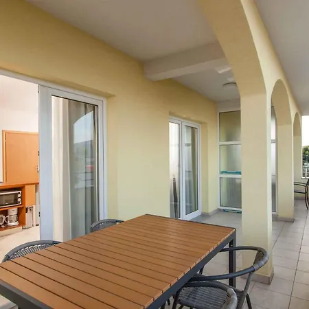 In Okrug Gornji 6130 *