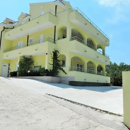 In Okrug Gornji 6130 Lägenhet