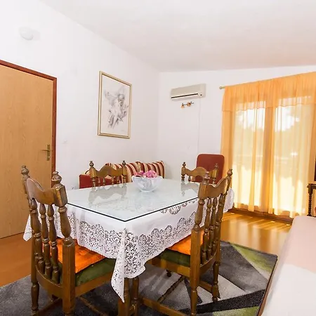 In Okrug Gornji 6130 *