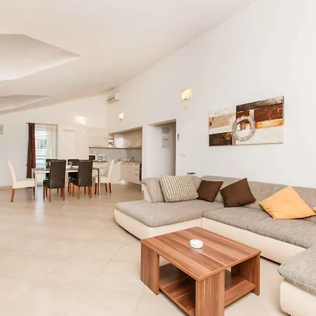In Okrug Gornji 6130 Trogir