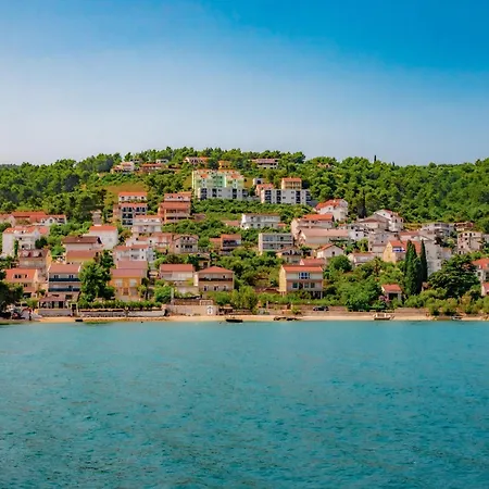 Apartment In Okrug Gornji 6130