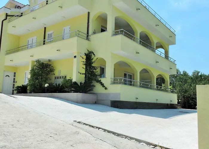 In Okrug Gornji 6130 公寓