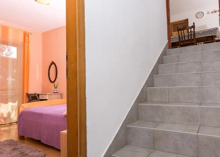 公寓 In Okrug Gornji 6130 特罗吉尔