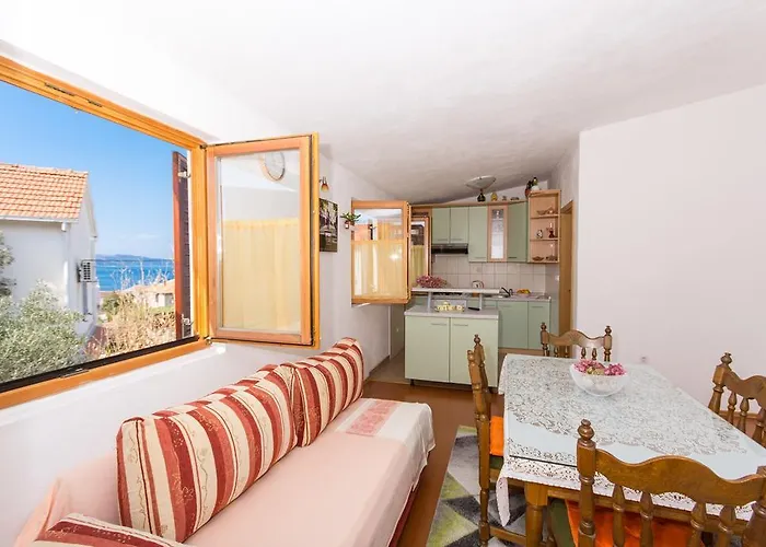 In Okrug Gornji 6130 公寓 *